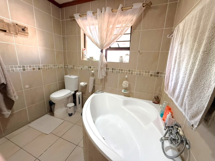 3 Bedroom Property for Sale in Universitas Free State